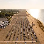 Peaceful Seaside Apartment-beahost Apartmán